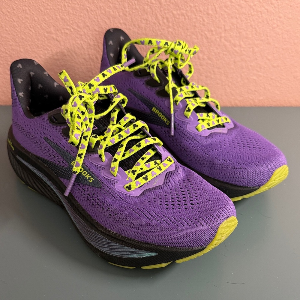 Brooks runDisney Halloween 2025 Ghost 17